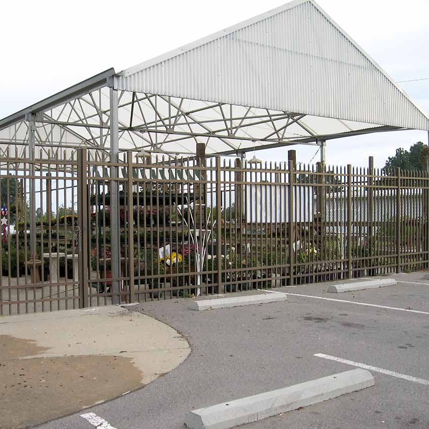 garden-center-fence Access fence around a gardening center