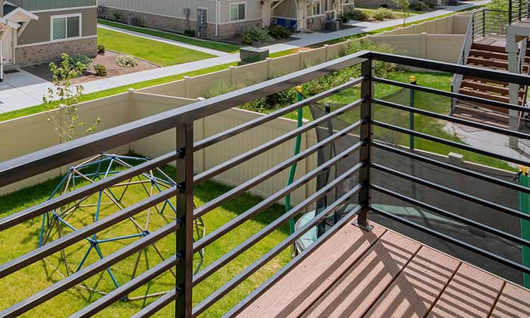 insert-balcony-railings Balcony railings in apartment complex