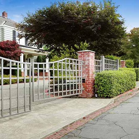 insert-automatic-gates Automatic gate entrances